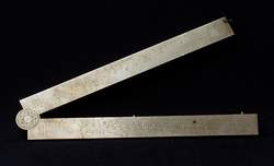 Proportion compasses by Lusverg Foto &copy; Paolo Bonavoglia