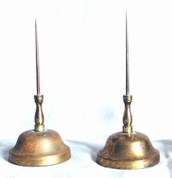 Aghi magnetici su supporto Foto &copy; Pierandrea Malfi