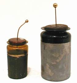 Bottiglie di Leida Foto &copy; Pierandrea Malfi