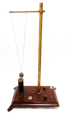 Pendolo con elettrocalamita Foto &copy; Pierandrea Malfi