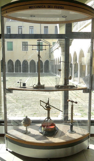 Malfi, &copy; D 2011