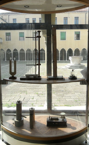 Malfi, &copy; D 2011