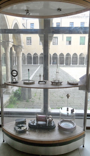 Malfi, &copy; D 2011